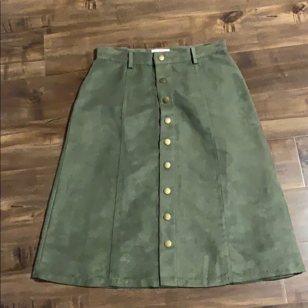 Suedskirt